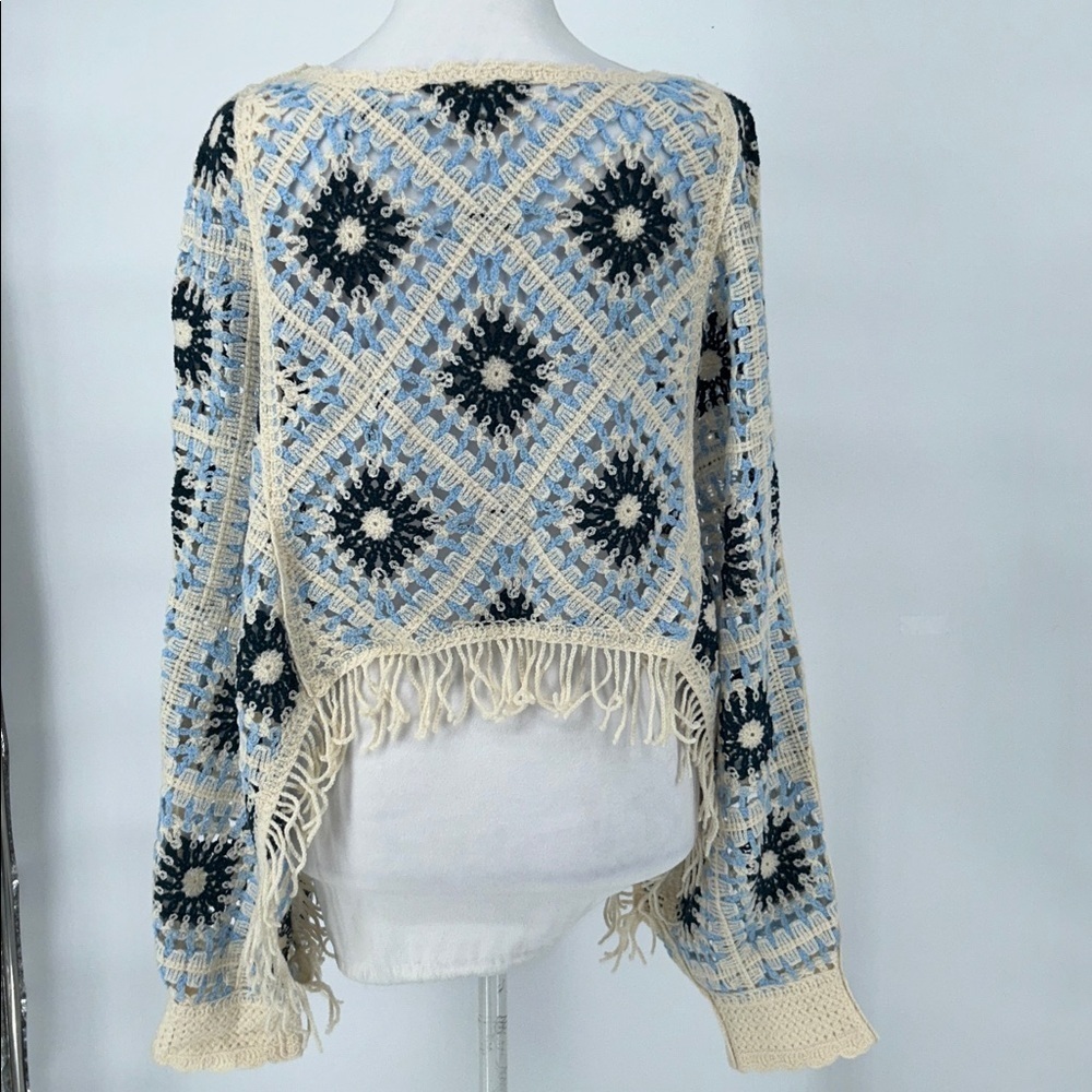 House Of Harlow 1960 Blue and Cream Crochet Fringe Sweater Shrug Coverup
One Siz - Picture 7 of 9